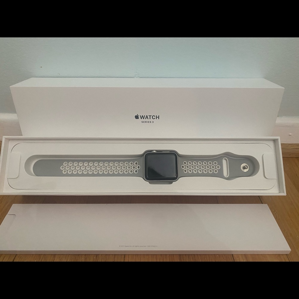 Apple Watch series 3 42mm Silver Aluminum